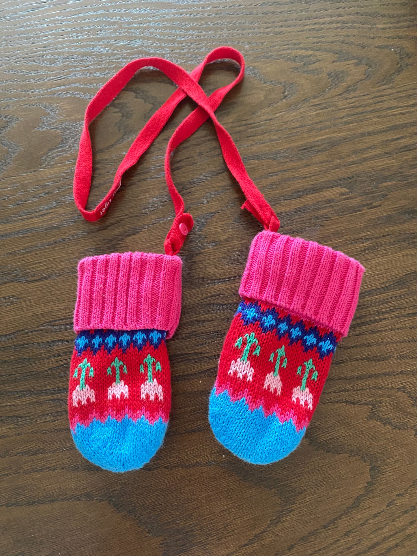 Toby Tiger strung Mittens 3-6months