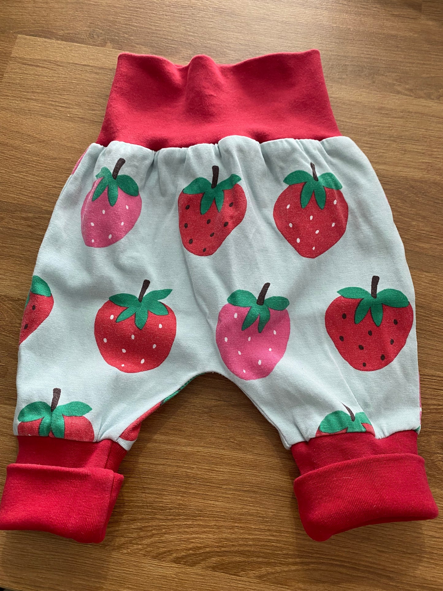 Toby Tiger Strawberry Yoga Pants 0-3 mths