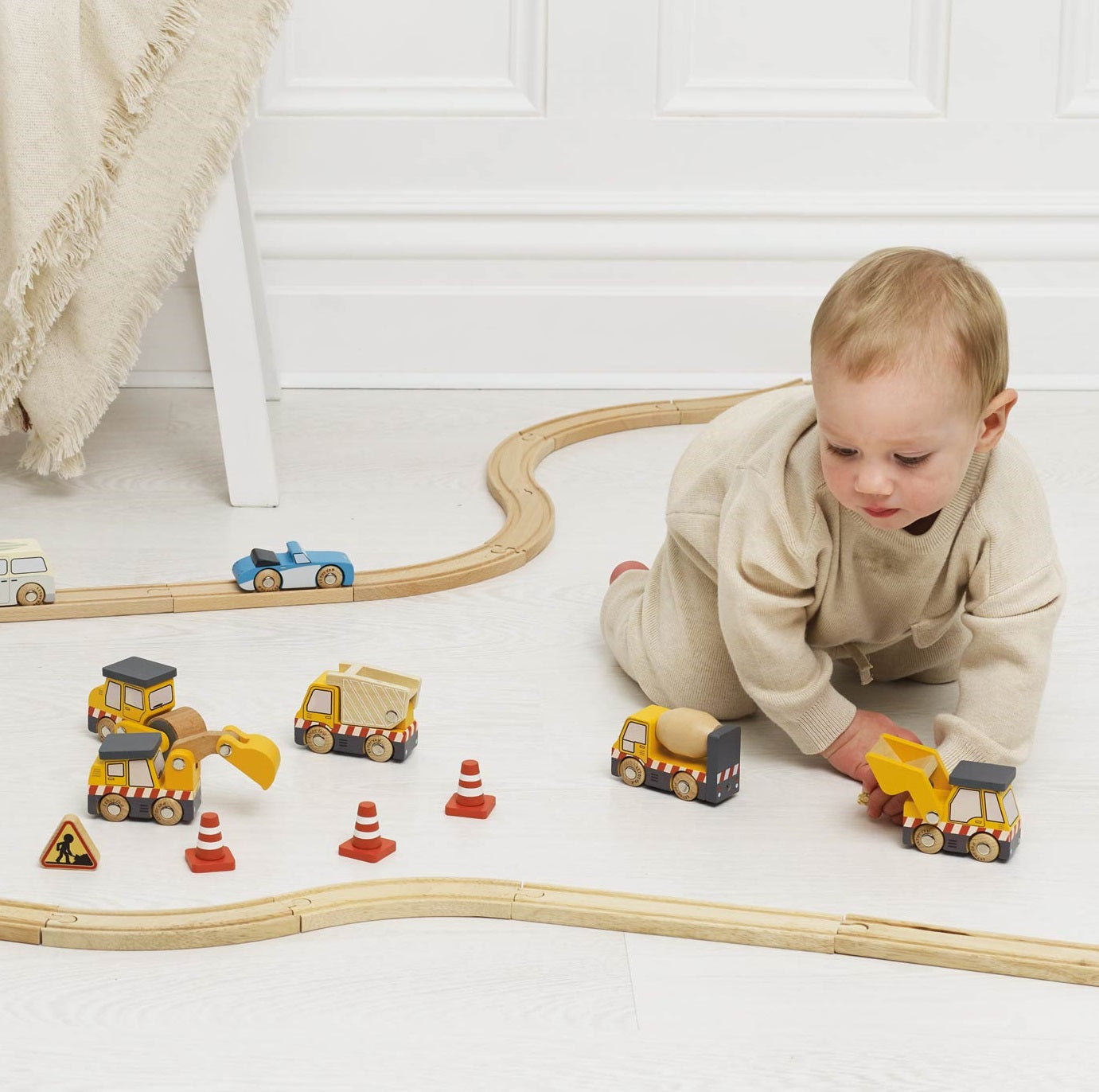 Construction Vehicles: Cars and Diggers