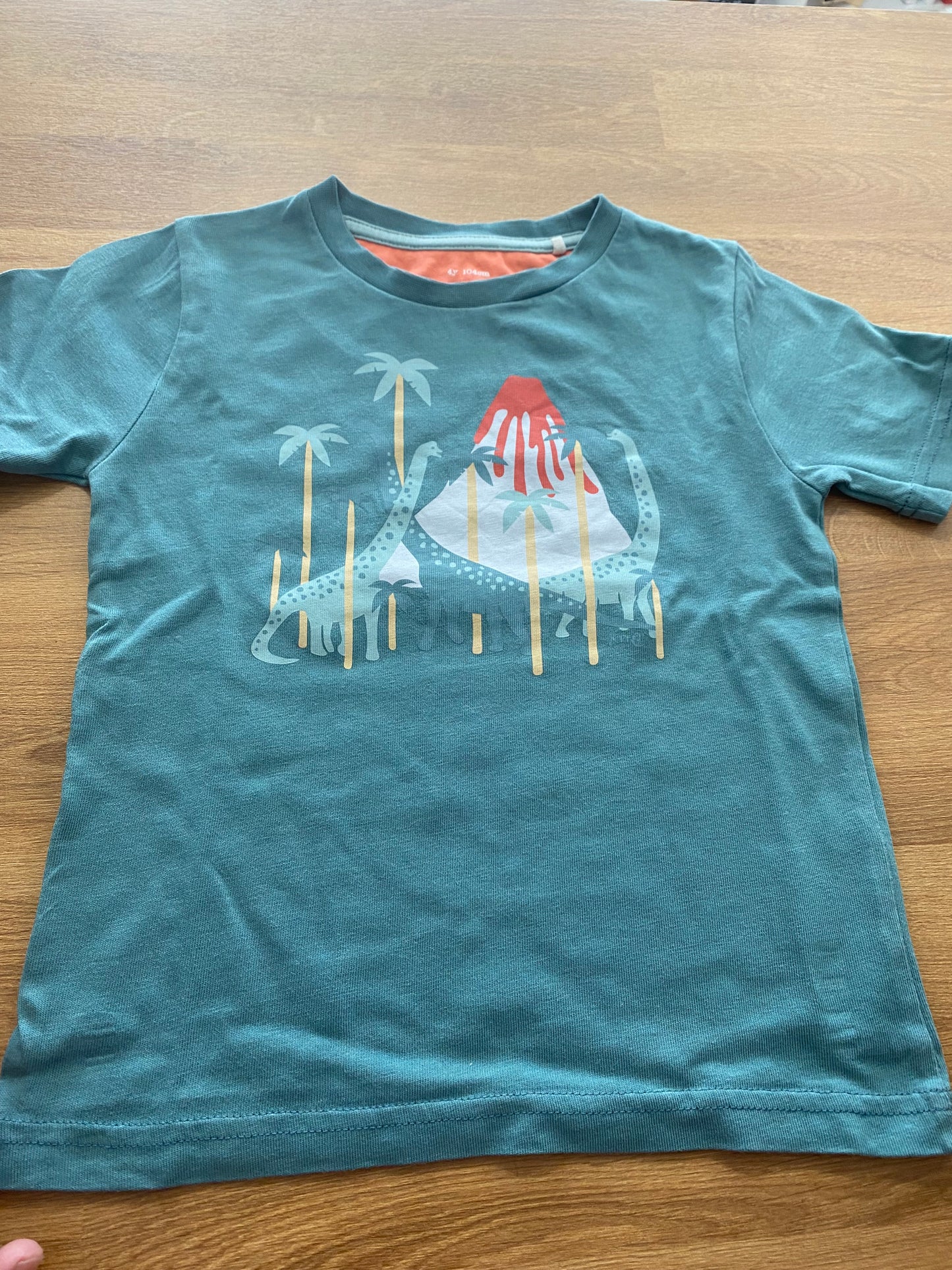 Kite short sleeved T shirt age 4years