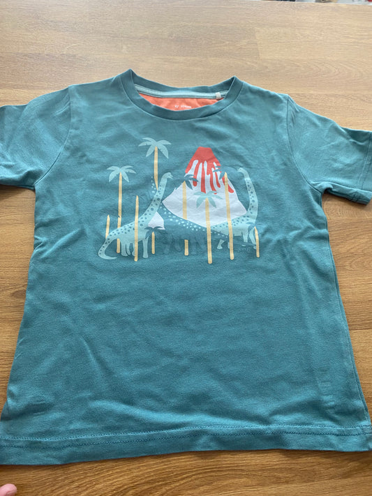Kite short sleeved T shirt age 4years