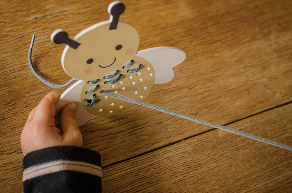 Honey Bee Stitching Kit