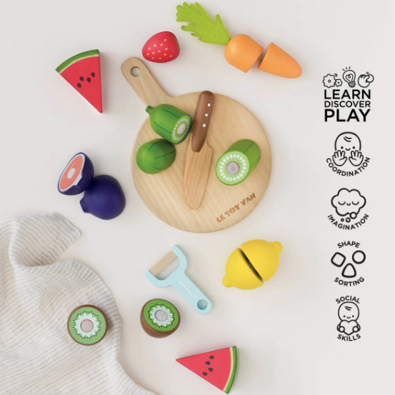 Wooden Chopping Board and Sliceable Play Food