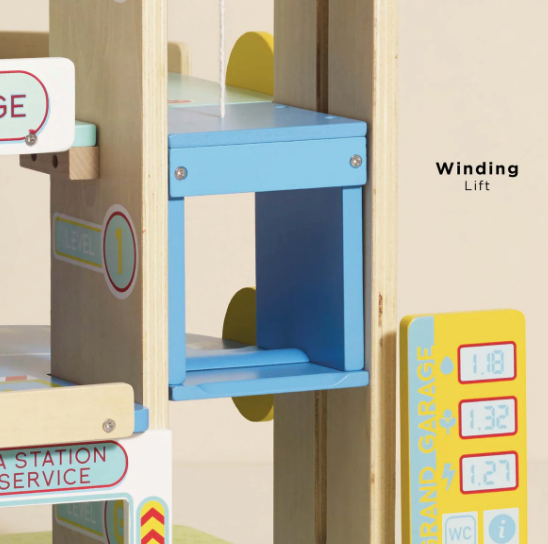 Le Grand Wooden Garage