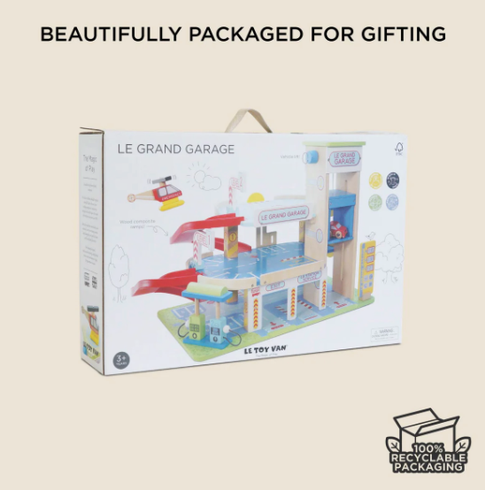 Le Grand Wooden Garage